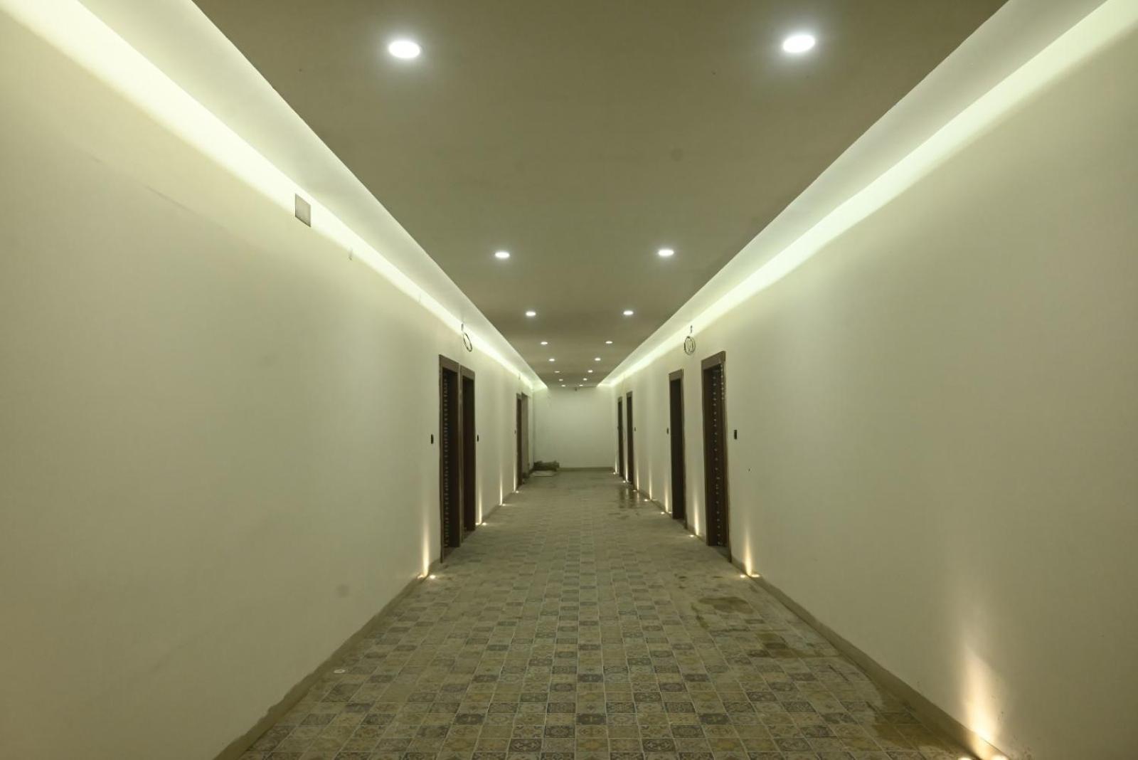 Trisaa Resort & Banquets Jhusi Zewnętrze zdjęcie